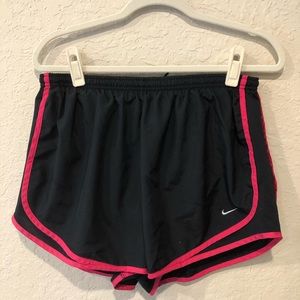 NIKE TEMPO SHORTS